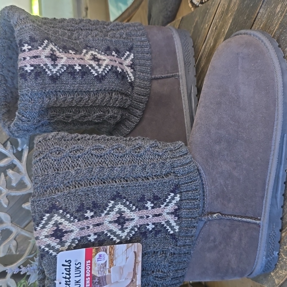 ESSENTIALS WOMEN BOOTS